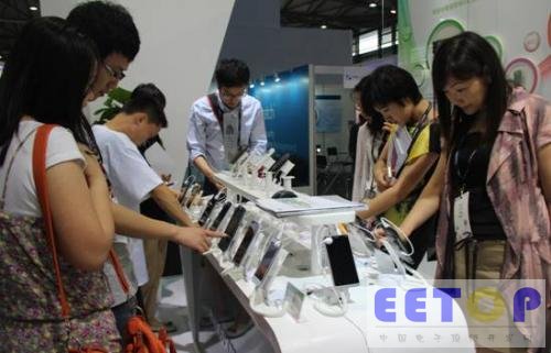 基于聯芯雙核/四核平臺的多款智能終端機型閃亮登場。