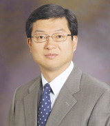 圖1：賽靈思亞太區銷售及市場副總裁楊飛表示，中國移動為加速部署100G光通訊，正逐年擴大采購規模