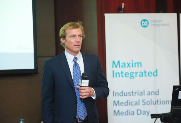 Maxim工業(yè)與醫(yī)療方案事業(yè)部高級副總裁Chris Neil