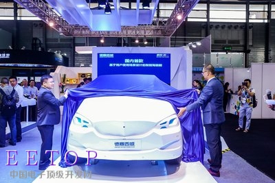 德賽西威最新智能駕駛解決方案亮相CES Asia 2017，公司總經(jīng)理高大鵬先生（右）與副總經(jīng)理段擁政先生（左）共同揭幕發(fā)布智能駕駛艙